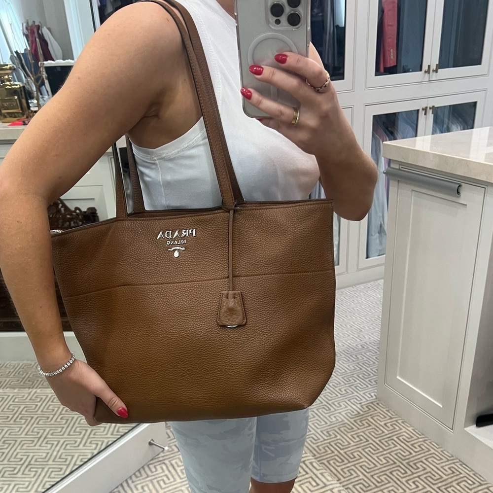 Prada Vitello Phenix Grain Leather Tan Large Shopping Tote Bag in Cannella Brown - Picture 2 of 9